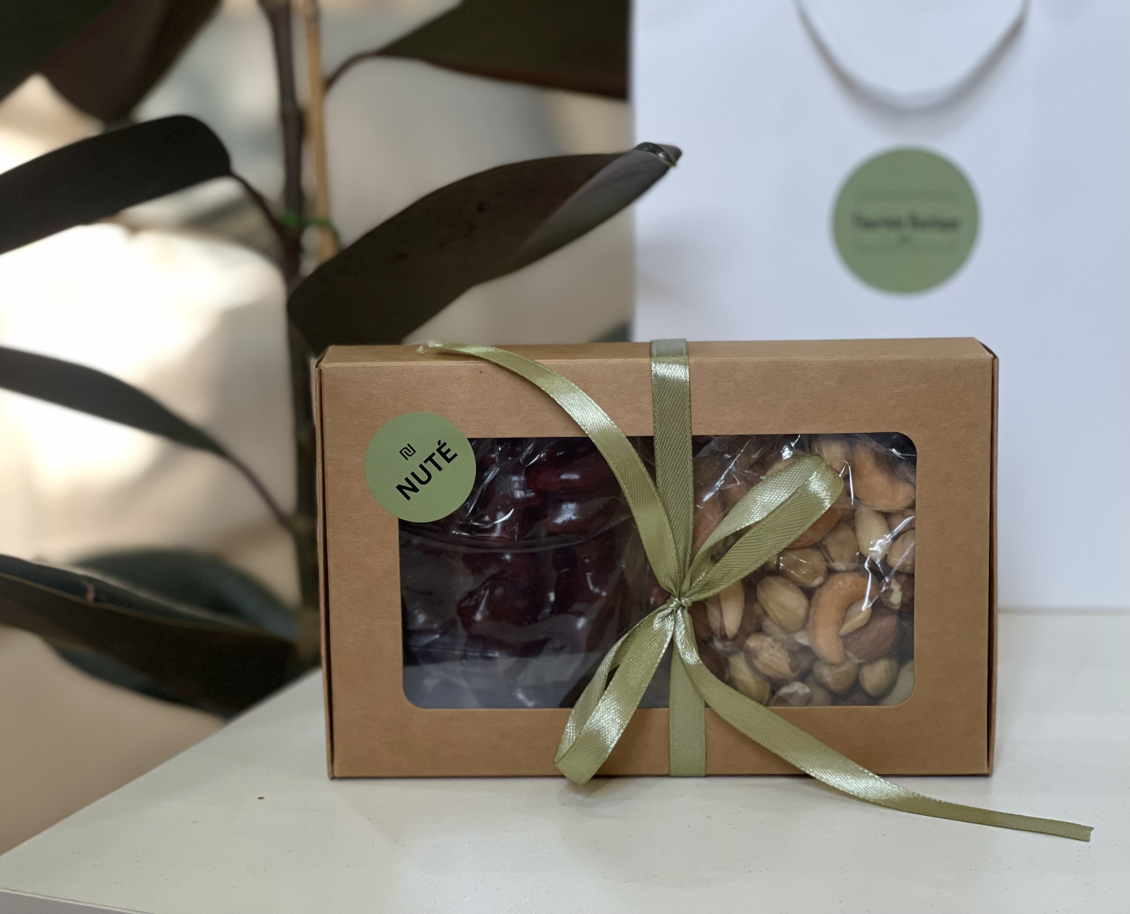 ნიგვზის ჩურჩხელა თხილის მიქსი